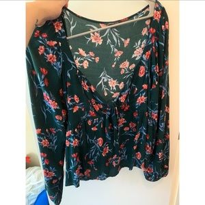 Size L American Eagle tie front top